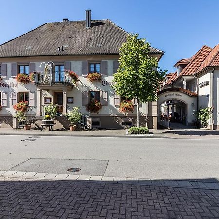 Hotel Loewen Garni Oberrimsingen Bagian luar foto